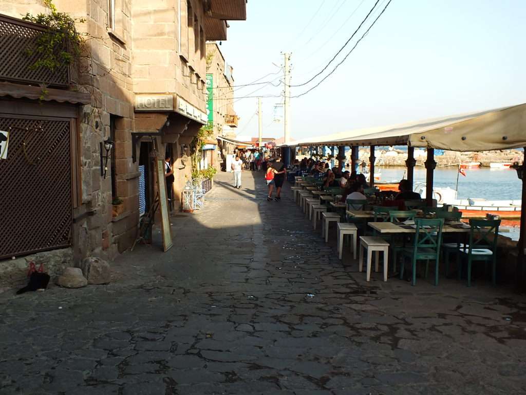 Assos Antik Liman Sahil Restoranları