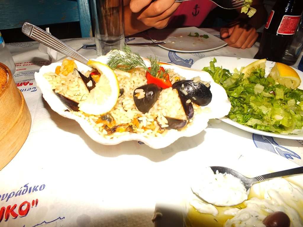 Apiko Restaurant (Απίκο Τσιπουράδικο) Deniz Ürünlü Risotto (Πιλάφι θαλασσινών)
