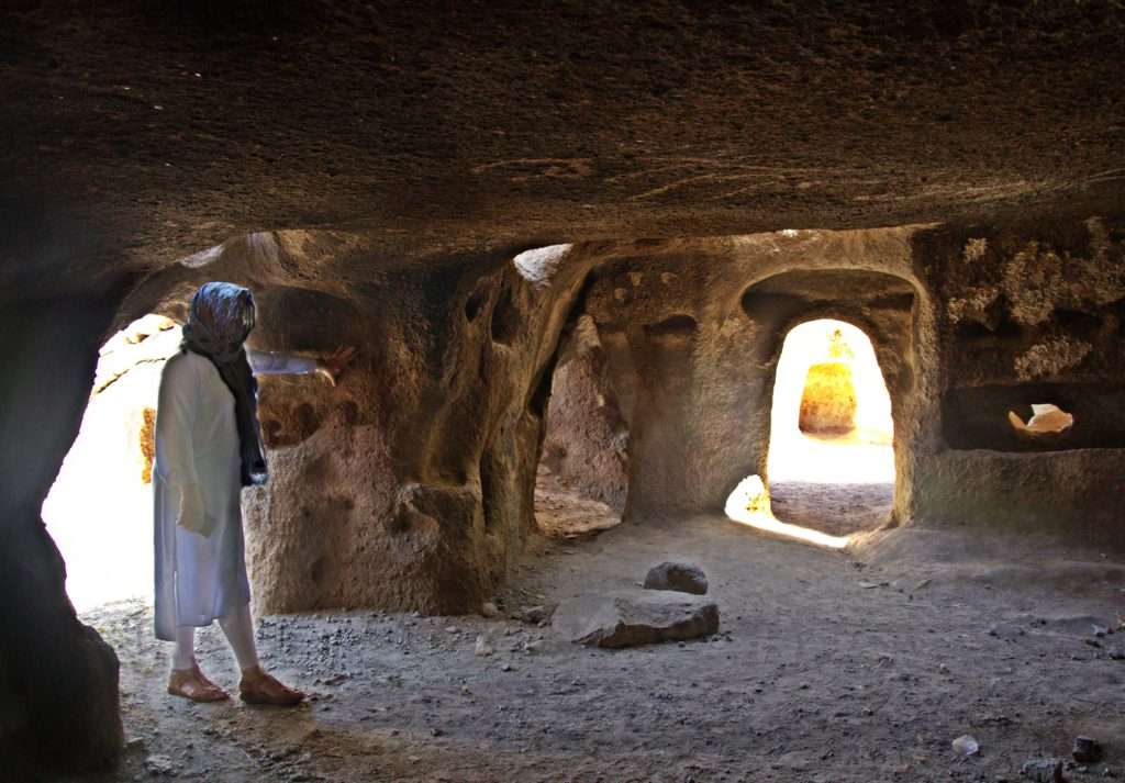 Kandovan Yolu Üzerindeki Mağara Evler- İran