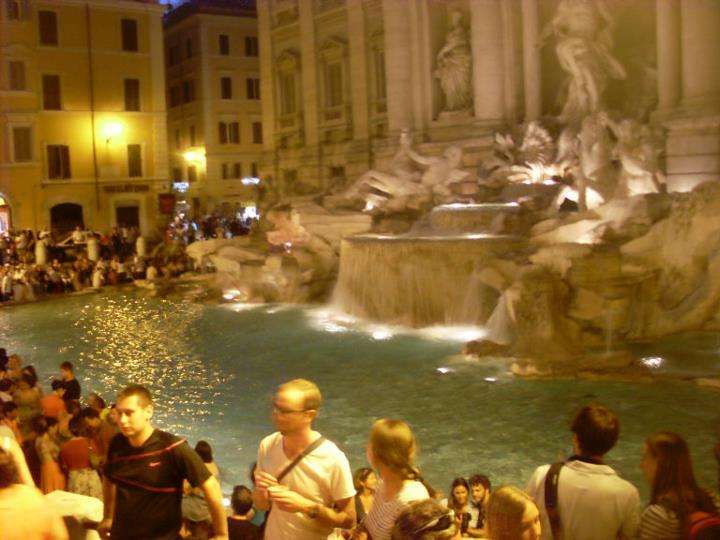 Gece Fontana di Trevi (Aşk Çeşmesi)
