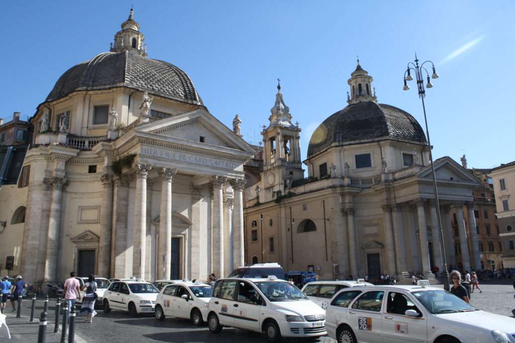 İkiz Kiliseler; Chiesa di Santa Maria dei Miracoli ve Basilica di Santa Maria in Montesanto