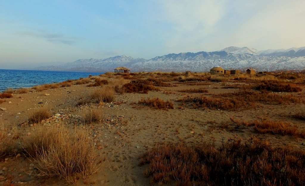 Issık Gölü Terk Edilmiş Turistik Tesisler