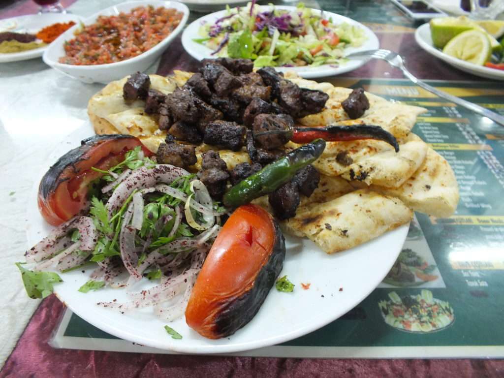 Mersin'de Ne Yenir? Nerede Yenir? Kızkalesi Akdeniz Restoran