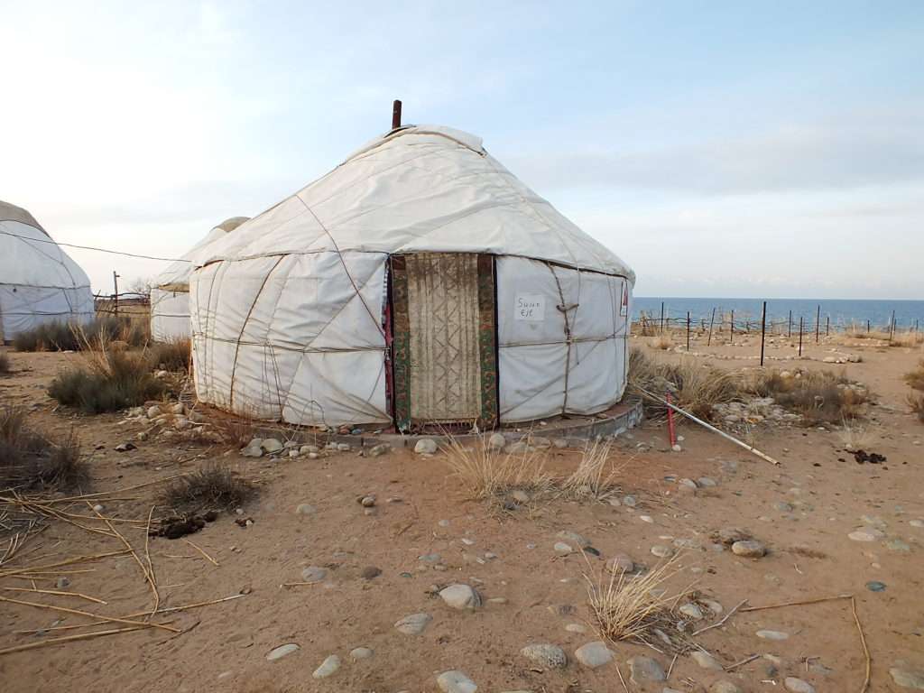 Yurt Çadırında Kalmak