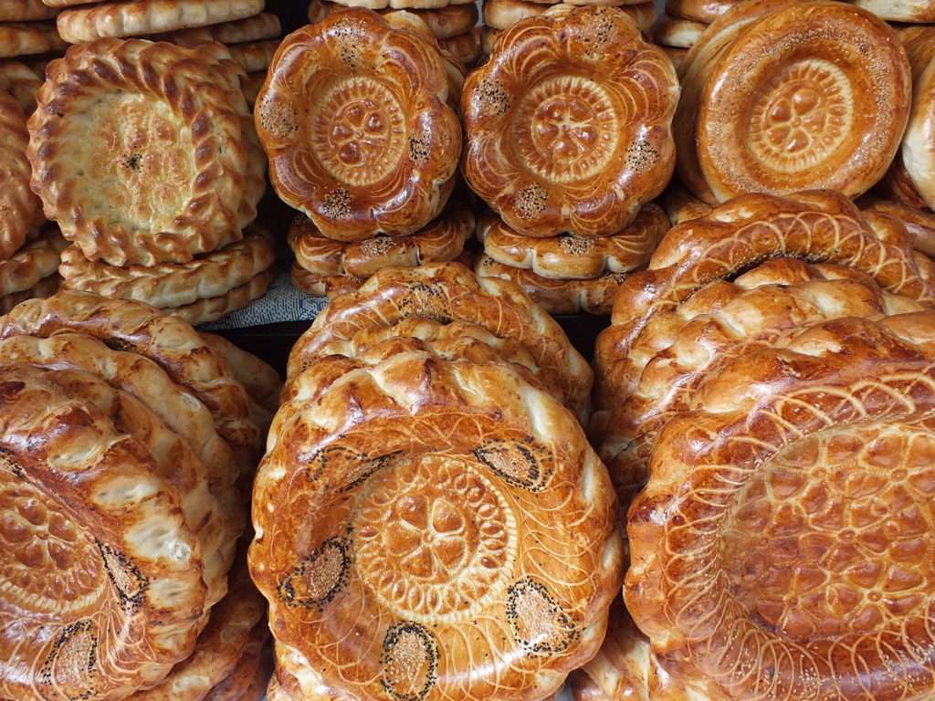 Oş Pazarı Kırgız Ekmekleri