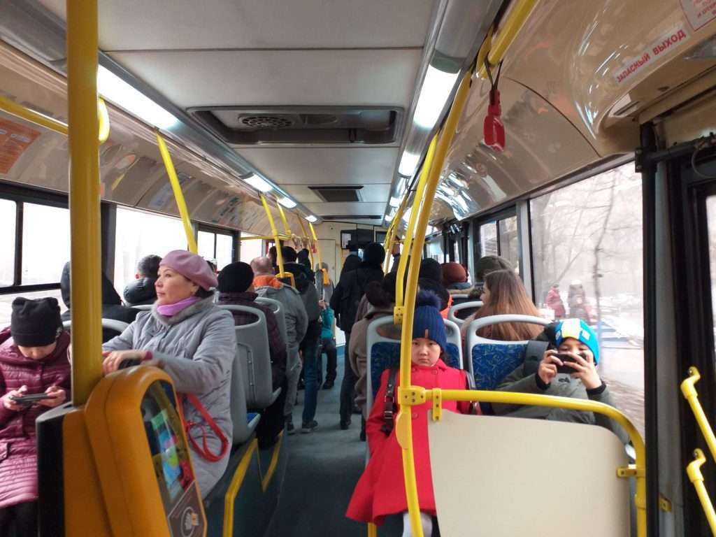 Almatı Ulaşım Sistemi Almatı'da Otobüslerde Ödeme Noktası