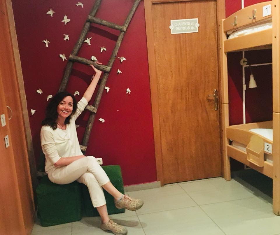 Ermenistan’da Solo Seyahat Envoy Hostel’deki Odam