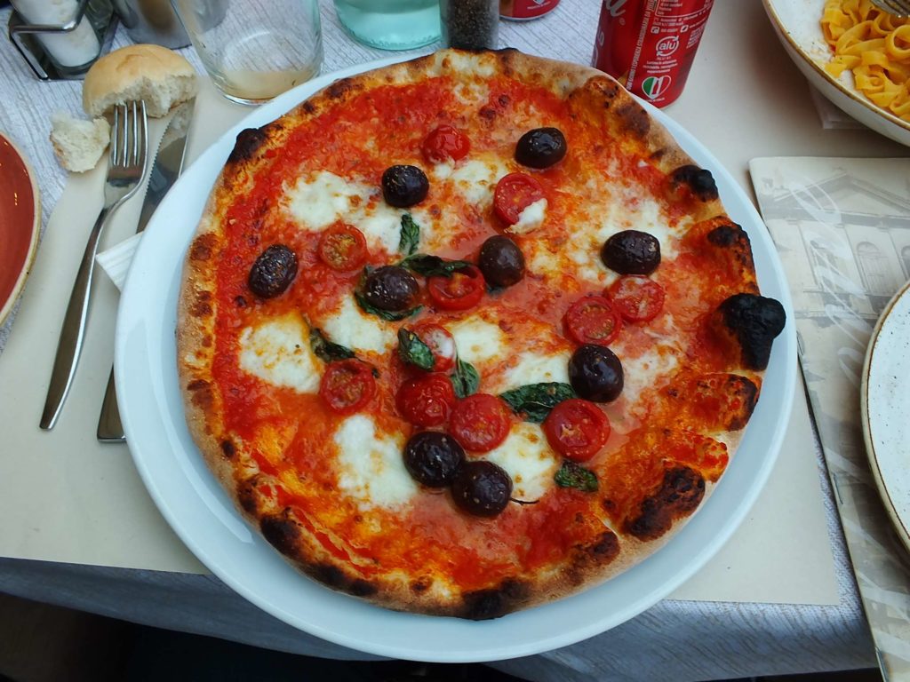 Trattoria Pizzeria Impero Bufala Classica