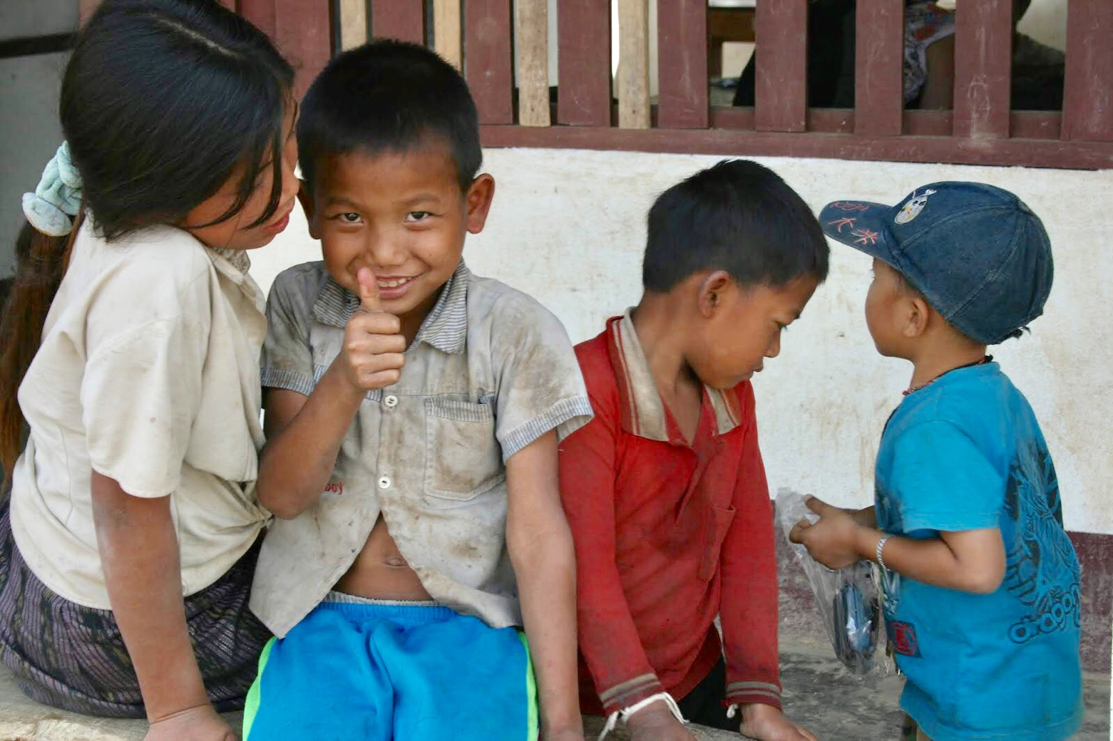 Laos’lu Çocuklar