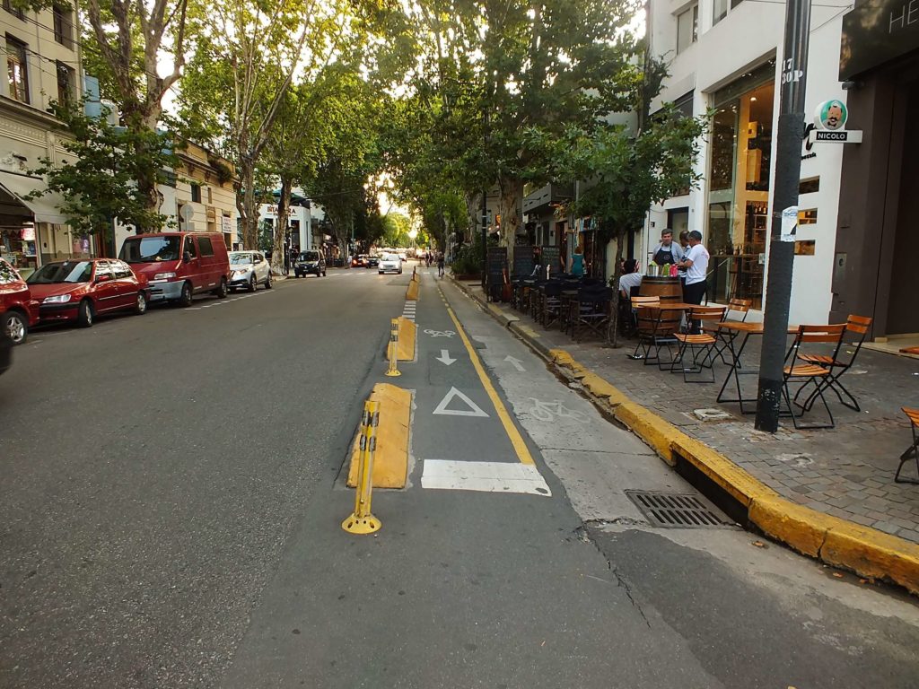 Jorge Luis Borges Caddesi
