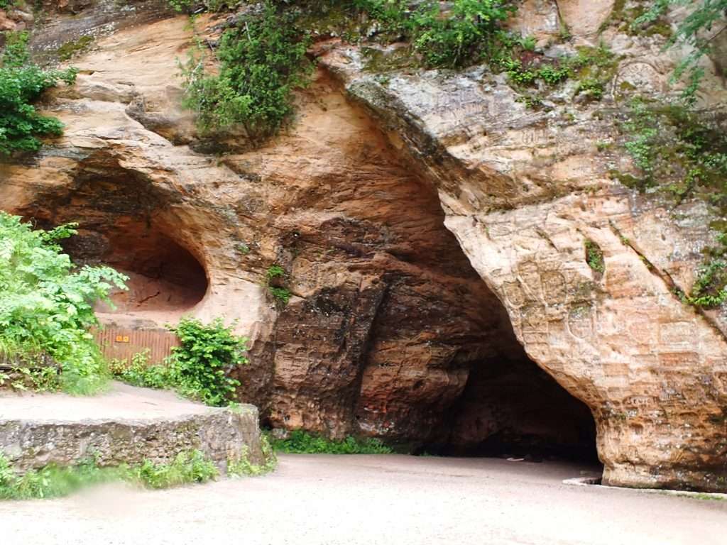 Gutman Mağarası
