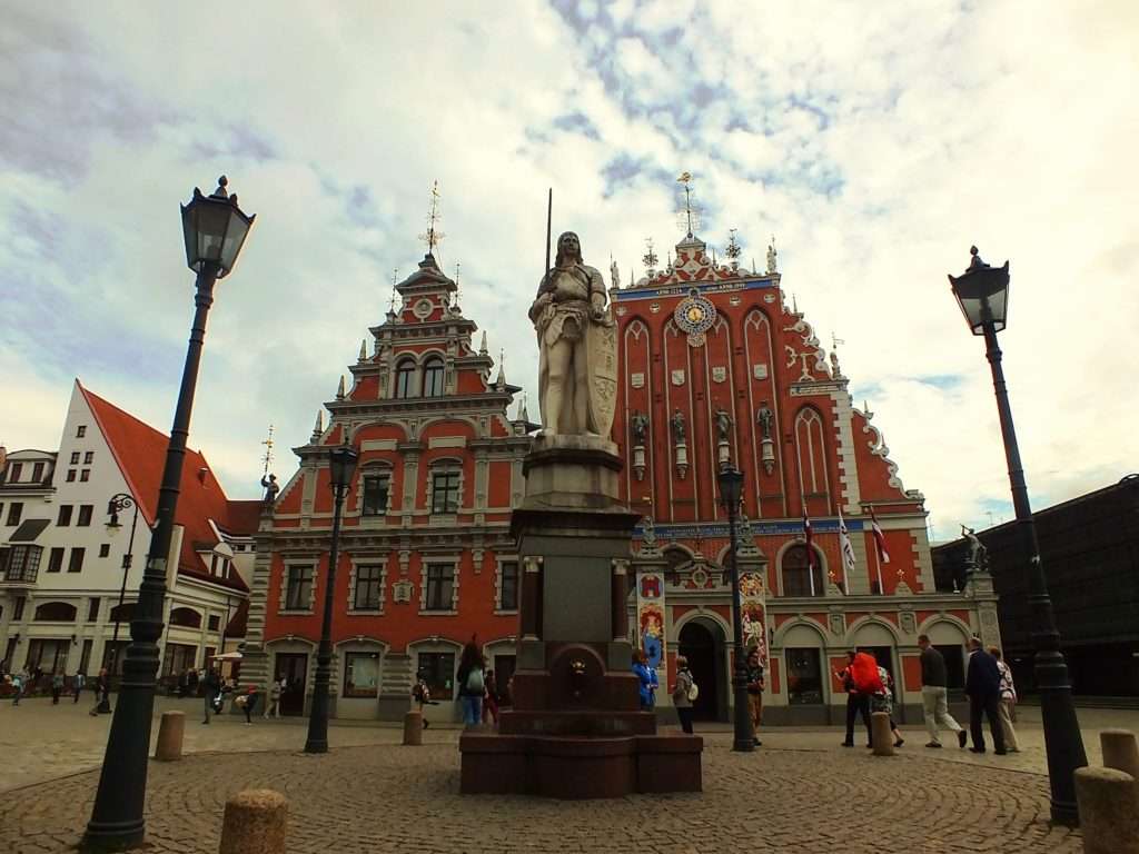 Vecrīga (Eski Riga) Belediye Meydanı (Rātslaukums)