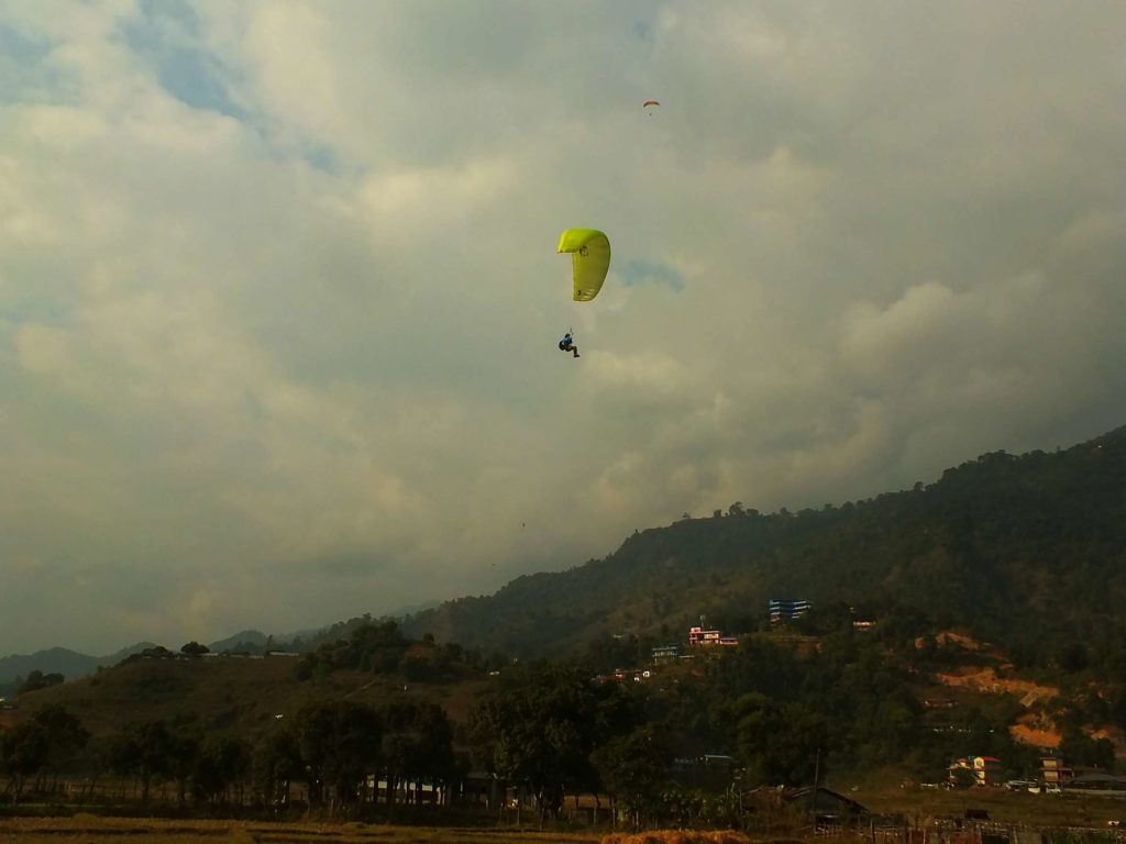 Sarangkot Tepesi ve Paragliding (Yamaç Paraşütü)