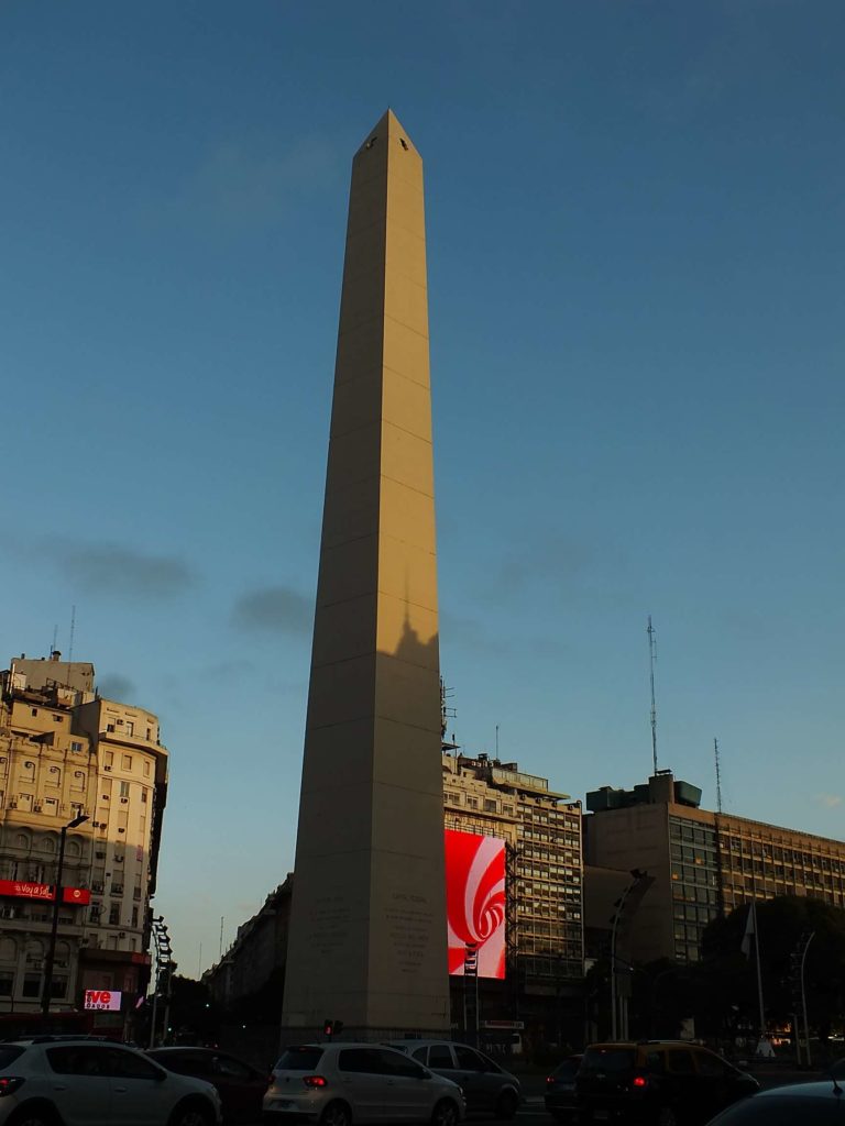 Buenos Aires Dikilitaşı (Obelisco de Buenos Aires)