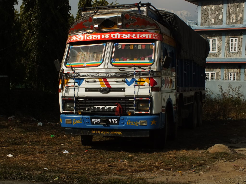 Pokhara'da Bir Kamyon