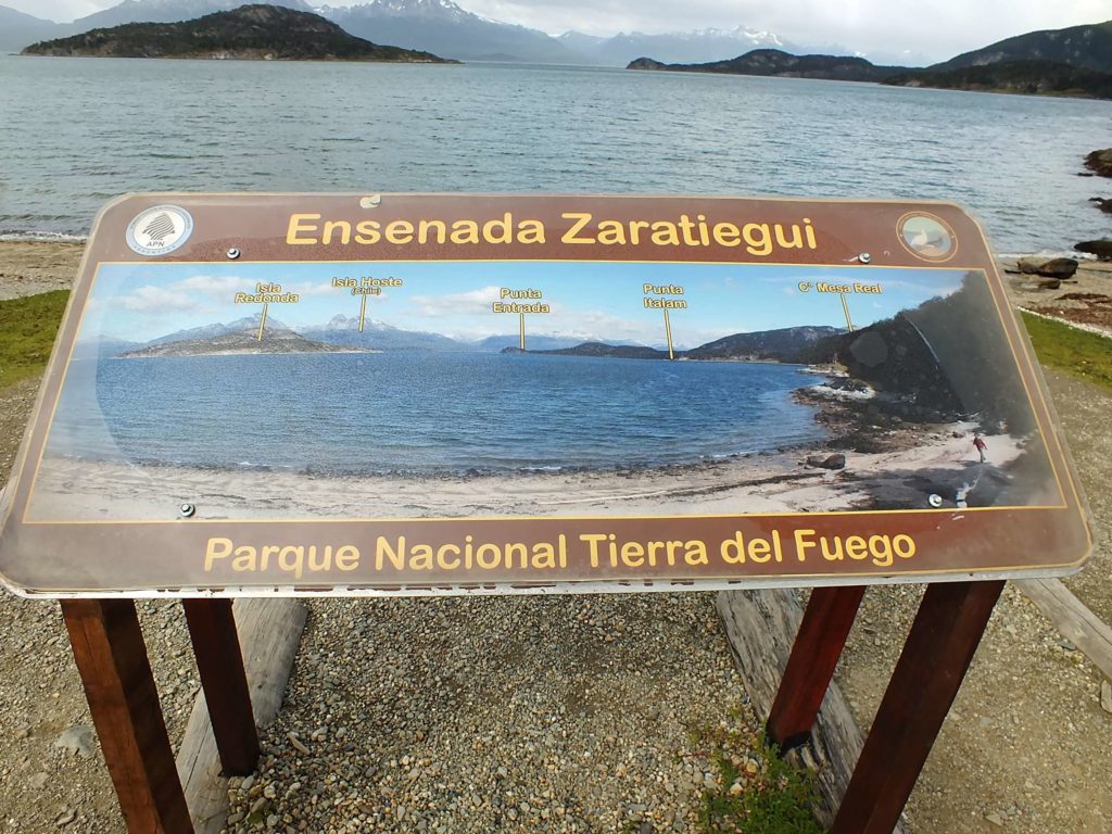 Ensenada Zaratiegui Körfezi (Bahia Ensenada Zaratiegui) 