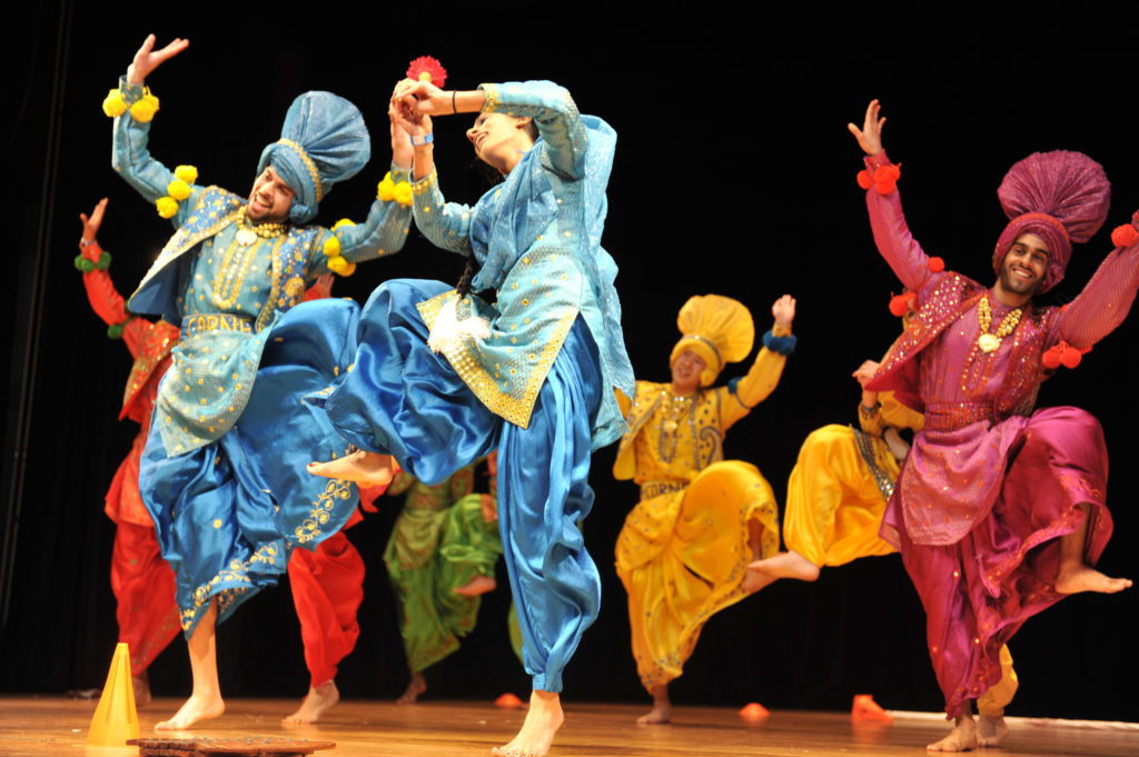 Bhangra ve Gidda Dansları