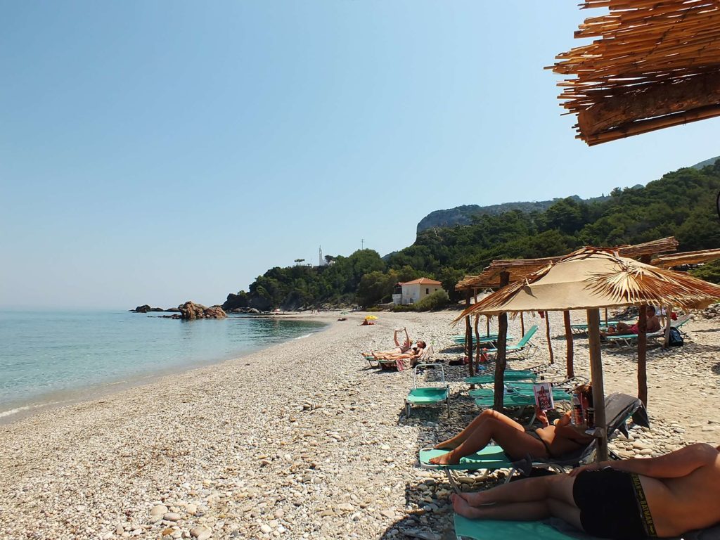 Samos Adası'nda Ne Yenir? Nerede Yenir? Hippy's Restaurant Beach Bar